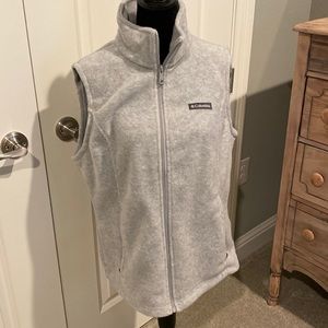 Womens Columbia fleece vest, size large. Heather gray